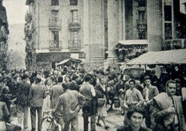 Una bulliciosa mañana de mercado en los primeros años de la cubierta.