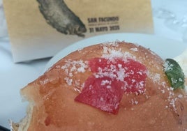 Imagen de una de las porciones del roscón de Reyes que se sirvió en el evento del pueblo mágico de la provincia de León.