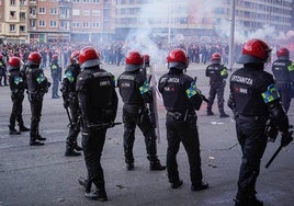 Altercados antes del partido entre el Athletic y la Roma.