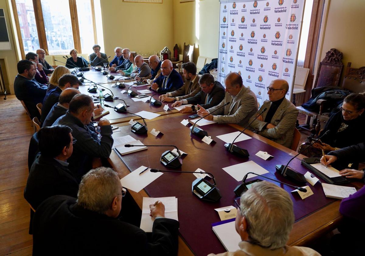 Carnero anticipa el choque con el Ministerio por la estación: «No se puede hacer nada contra la ciudad de Valladolid»