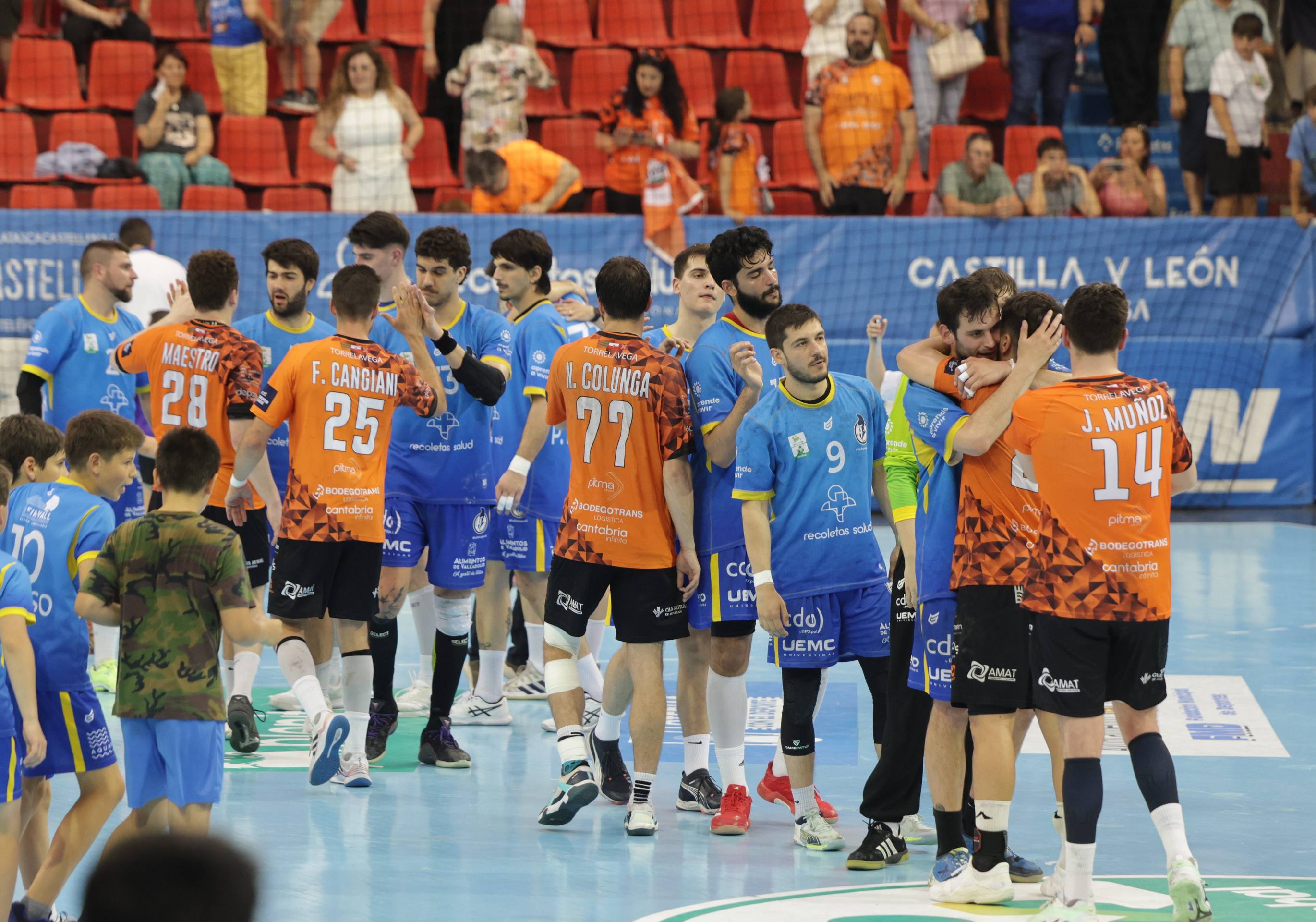 La derrota del Recoletas en Huerta del Rey ante Torrelavega, en imágenes