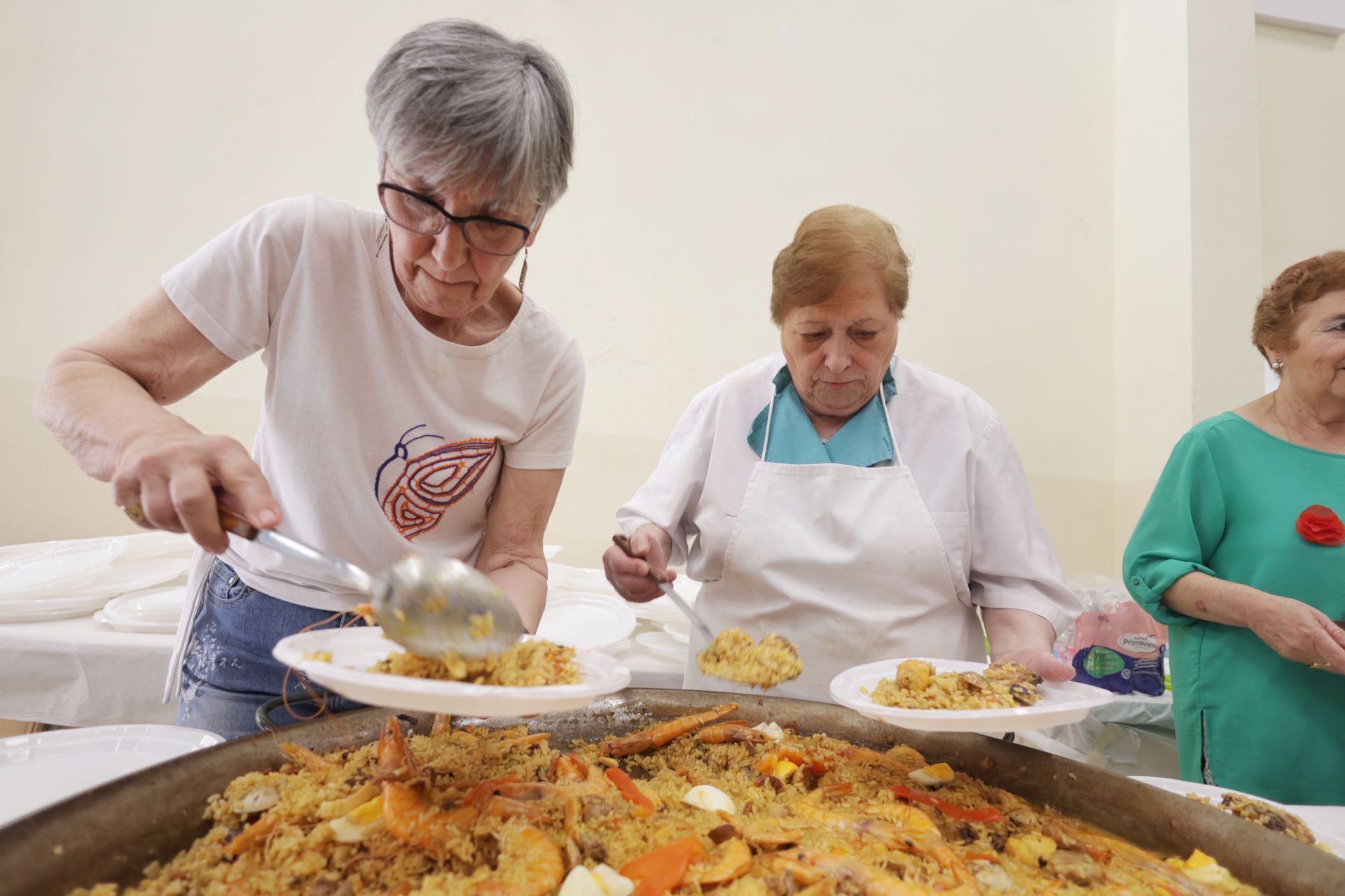 Paellada de hermanamiento entre el Barrio España y San Pedro Regalado