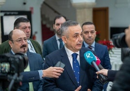 Ángel Pelayo Gordillo, de Vox, en la presentación de la iniciativa.