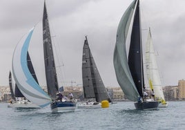 Salida de la regata Camino de la Cruz, el año pasado.
