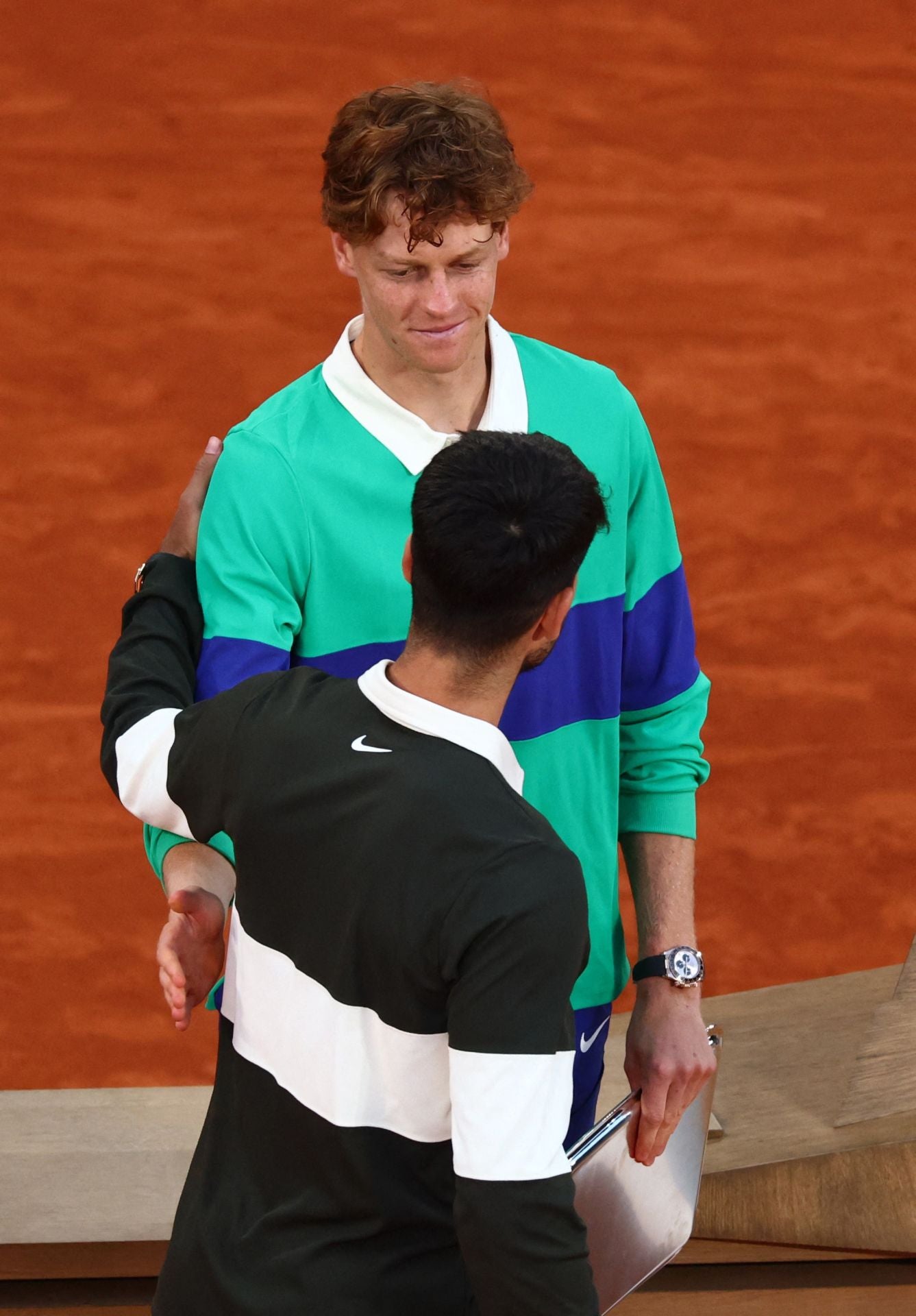 La celebración de Carlos Alcaraz tras ganar Roland Garros, en imágenes