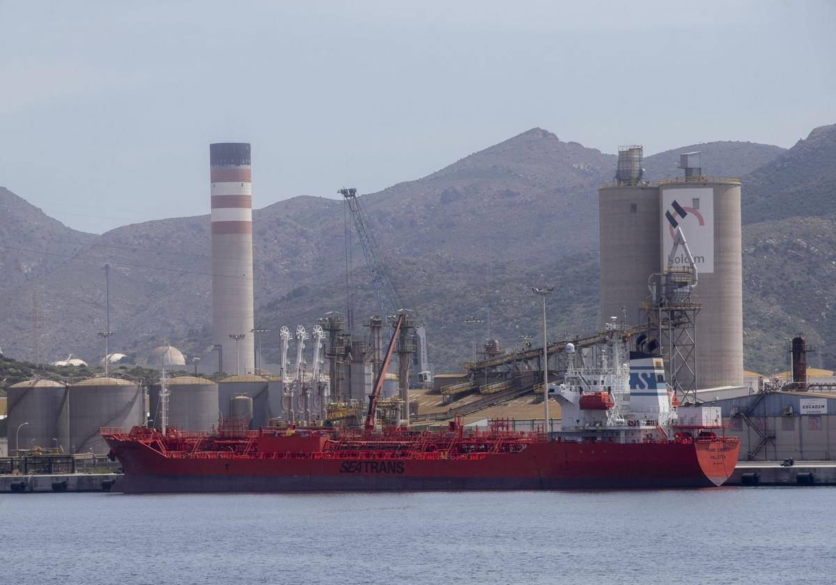La nueva ley de simplificación agilizará el desarrollo industrial de Escombreras